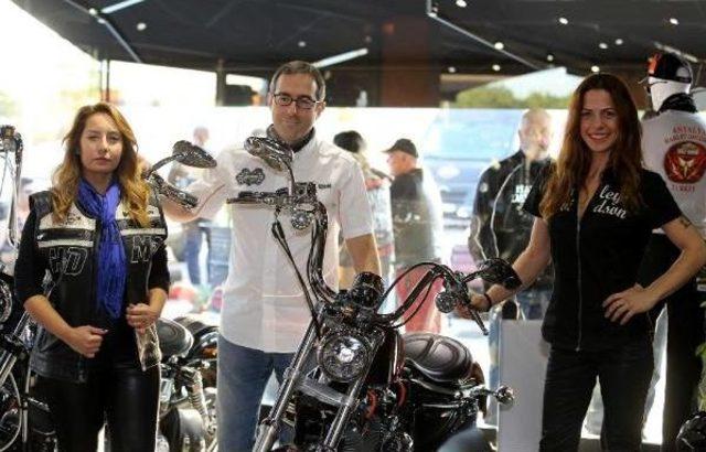 Harley tutkunları open house partide buluştu