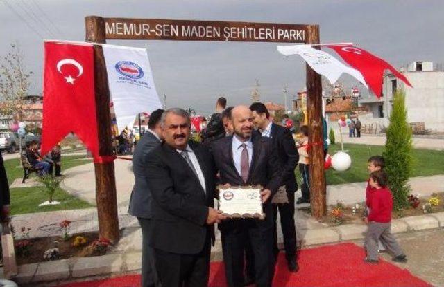 Kınık'ta maden şehitleri parkı açıldı