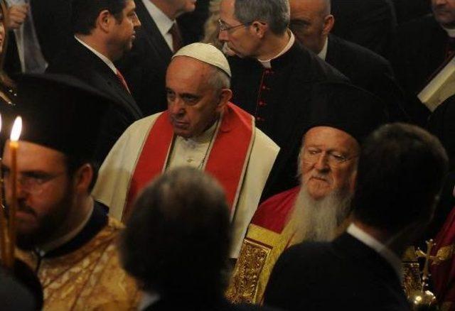 Papa francesco , fener rum patrikhanesi'nde