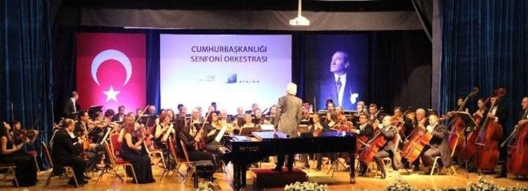 Cumhurbaşkanlığı Senfoni Orkestrası B&uuml;y&uuml;ledi