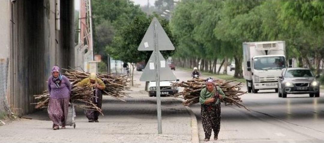 (&ouml;zel Haber) Kadınların Kışlık Odun M&uuml;cadelesi
