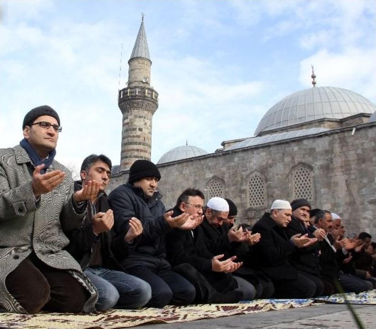 Fethullah G&uuml;len&rsquo;in Kardeşi Seyfullah G&uuml;len, Son Yolculuğuna Uğurlandı