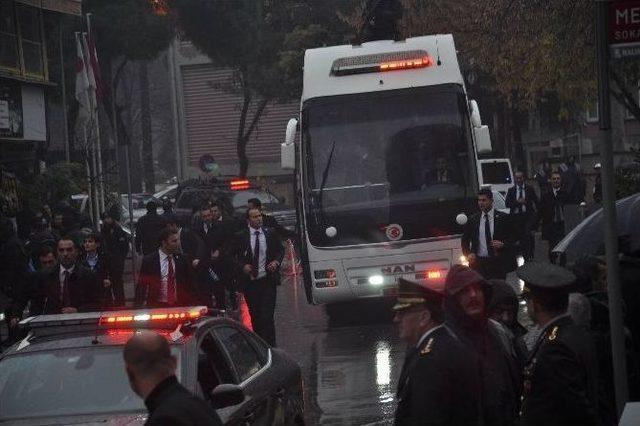 Başbakan Davutoğlu, Balıkesir Büyükşehir Belediyesi’ni Ziyaret Etti