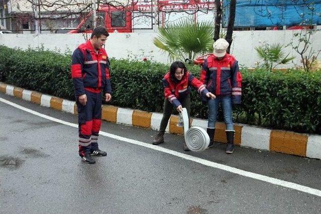 Gönüllü İtfaiyeciler Uygulamalı Eğitimde Zorlandı