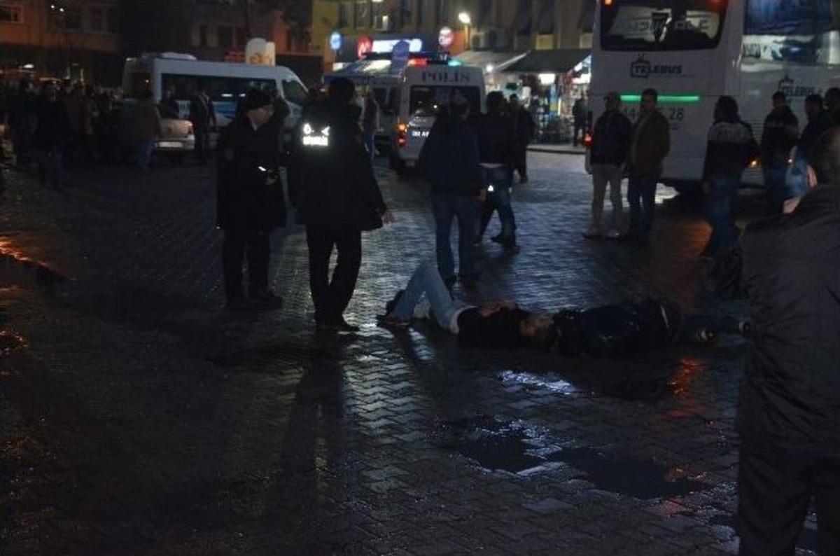 Bilet Tartışmasında Kan D&ouml;k&uuml;ld&uuml;: 3 Yaralı