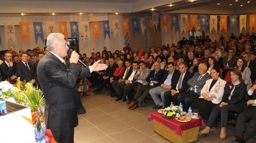 Binali Yıldırım: &ldquo;&ouml;nce Saray Değil; Yollar, Barajlar, Hastaneler Yaptık&rdquo;