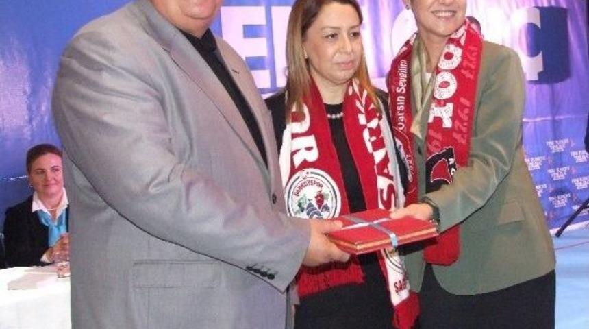 Ak Parti Genel Başkan Yardımcısı &Ouml;znur &Ccedil;alık: