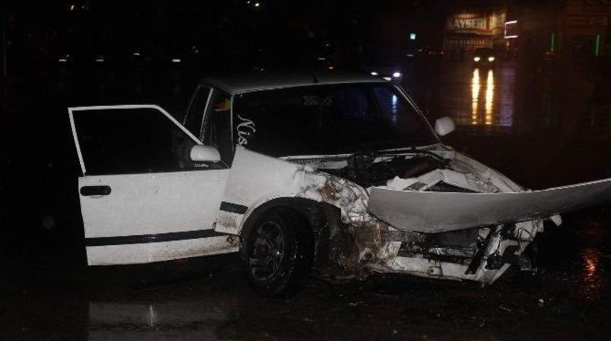 Kayseri&rsquo;de Zincirleme Trafik Kazasında 3 Kişi Yaralandı