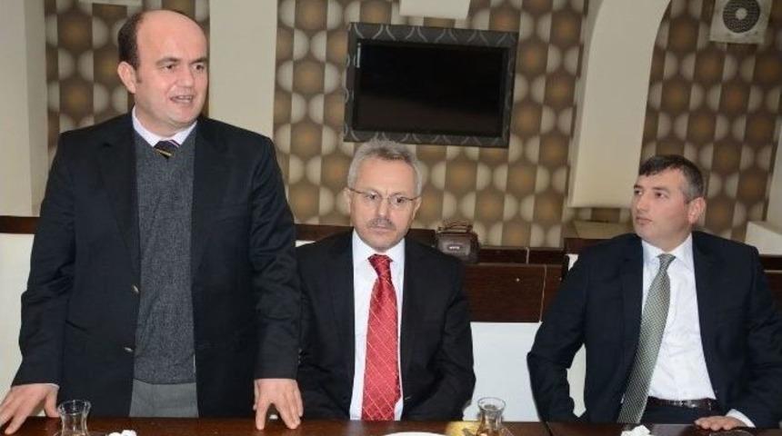 Erzurum Adliyesinde 33 Yıl Hizmet Veren Ağır Ceza M&uuml;başirine Veda Yemeği