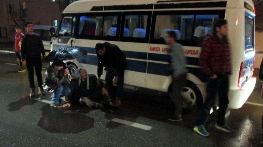 Para &Uuml;st&uuml; Verirken Yaya &Ccedil;arptı: 1 Yaralı