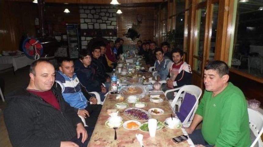 Korkuteli Belediyespor&rsquo;da Birlik Ve Beraberlik Yemeği