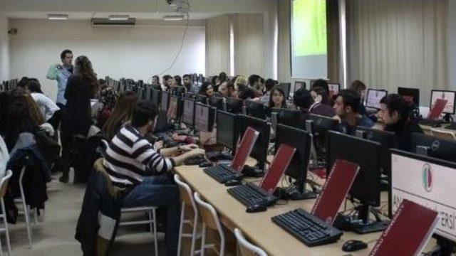 Öğrencilere Uygulamalı Excel Programı Eğitimi Verildi