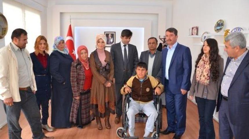 T&uuml;rkoğlu&rsquo;nda 5 Kişiye Tekerlekli Sandalye