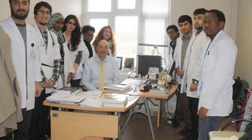 Om&uuml;'de, &ccedil;ocuklarda ağrısız taş kırma y&ouml;nteminde d&uuml;nya standardı