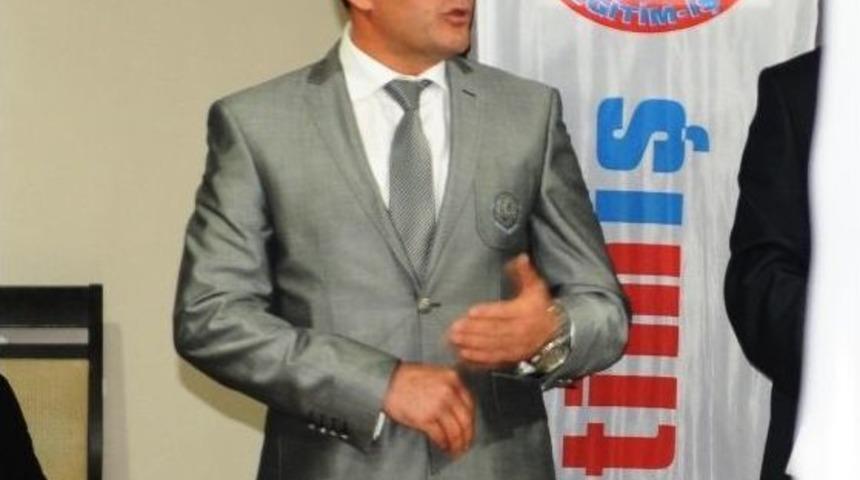 &Ouml;ğretmenler Haklarını İstedi