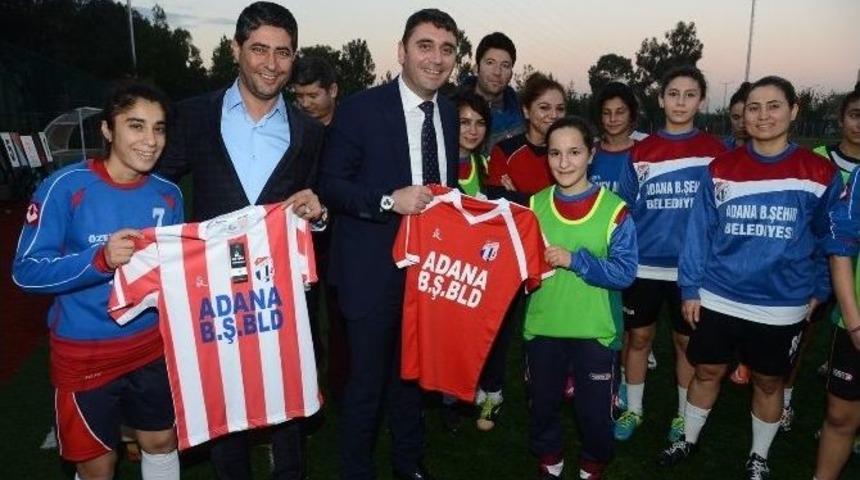 B&uuml;y&uuml;kşehir&rsquo;den Kadın Sporculara Destek