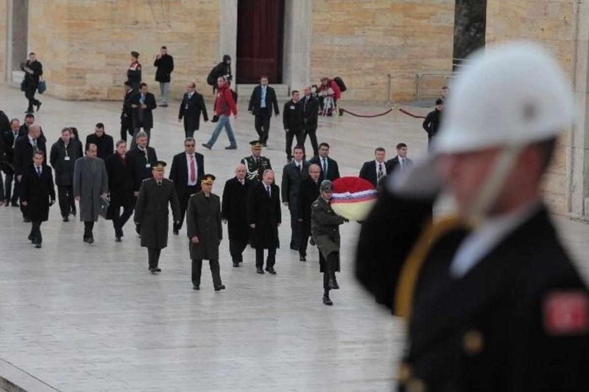 Rusya Devlet Başkanı Putin Anıtkabir&rsquo;i Ziyaret Etti