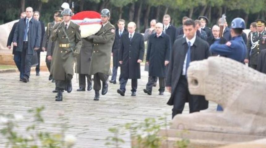 Rusya devlet başkanı putin, esenboğa havalimanında resmi t&ouml;renle karşılandı (2)