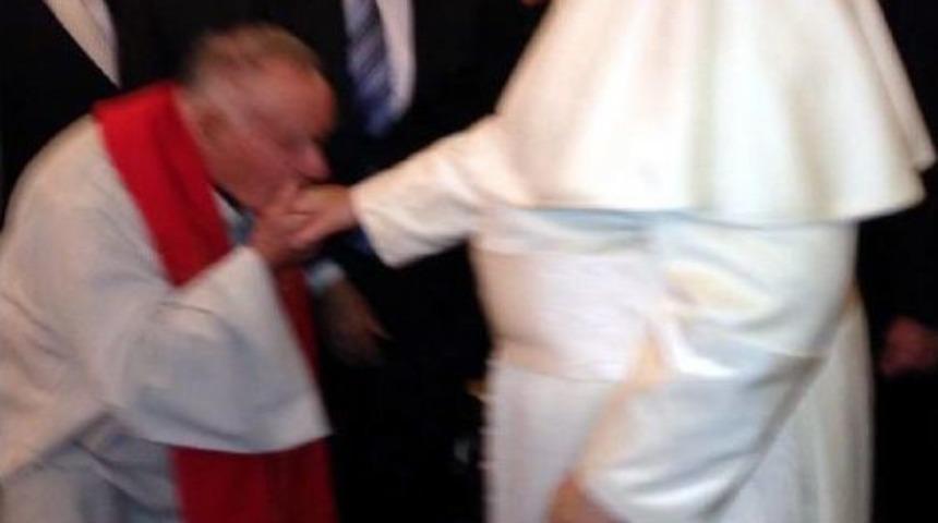Papa'ya &ccedil;&ouml;z&uuml;m s&uuml;reci mektubu verdi, diyarbakır'a davet etti