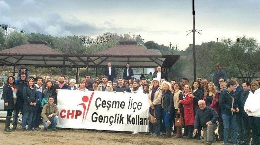 Chp&rsquo;li Gen&ccedil;ler &Ccedil;eşme&rsquo;ye &Ccedil;ıkarma Yaptı