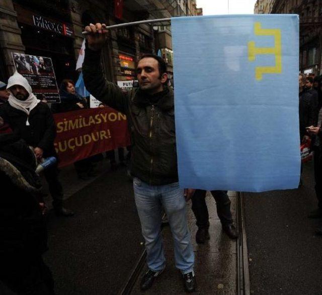 Putin'in ziyaretini protesto ettiler