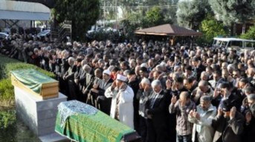 "nazara Geliriz" Dedi, Eşiyle Kazada &Ouml;ld&uuml;