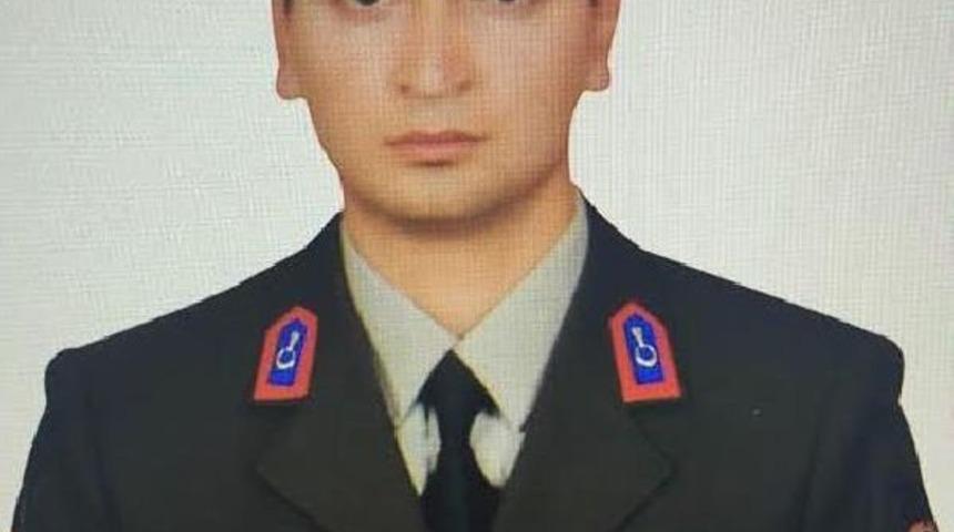 Uzman &ccedil;avuş kazada &ouml;ld&uuml;