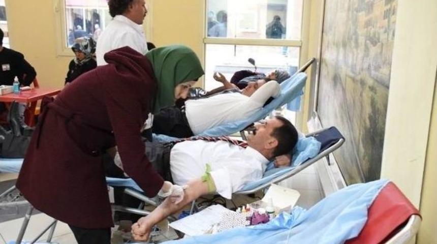 H&uuml;k&uuml;met Konağında Kan Bağış Kampanyası