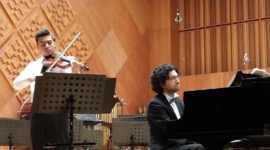 Cihat Aşkın Ve K&uuml;&ccedil;&uuml;k Arkadaşları Konseri