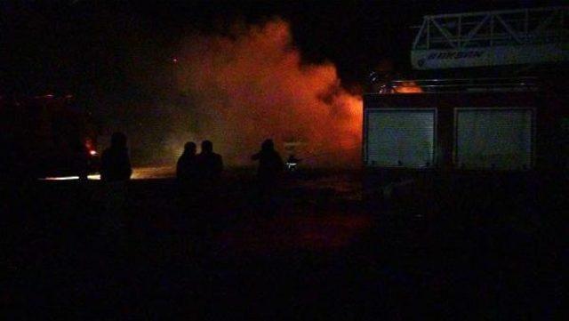 Asfalt şantiyesindeki yangında 2 kişi zehirlendi 2