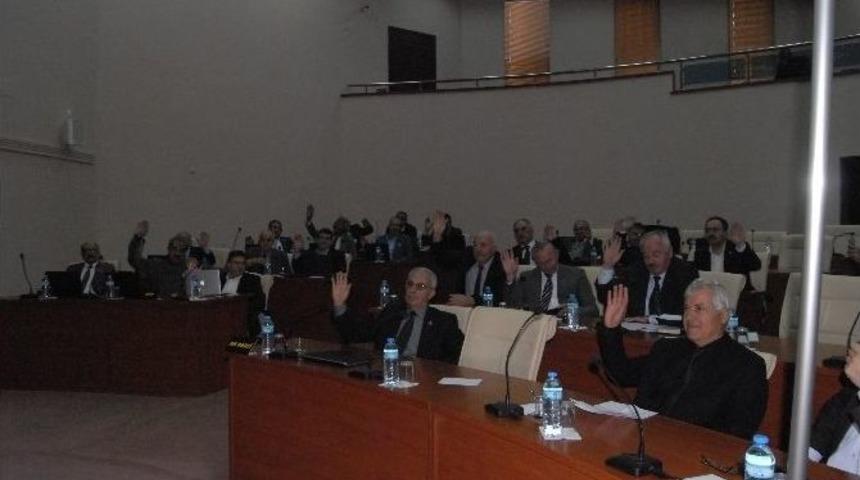 Mevsimlik İşçilerin Barınak Sorunu Meclise Taşındı