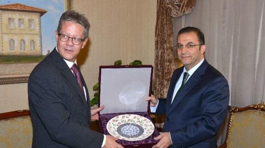 Hollanda B&uuml;y&uuml;kel&ccedil;isi Ron Keller, Vali T&uuml;rker&rsquo;i Ziyaret Etti