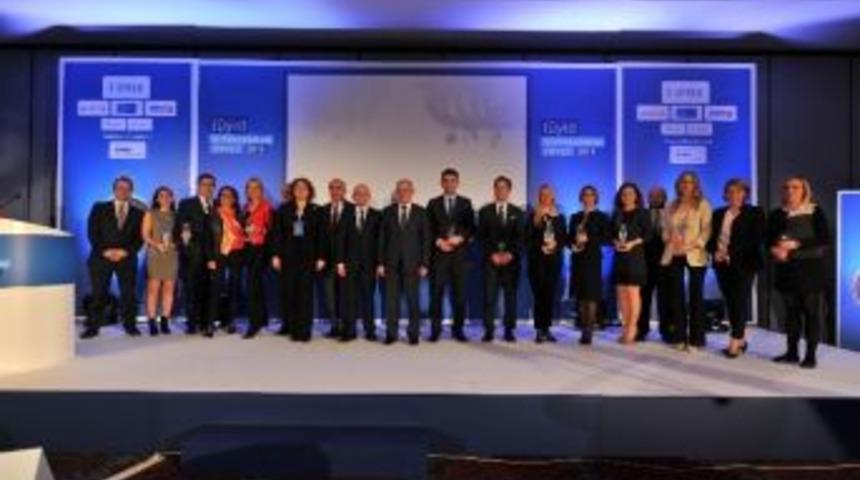 A&uuml; Sosyal Bilimler Enstit&uuml;s&uuml;&rsquo;ne &lsquo;yılın Eğitim Kuruluşu&rsquo; &Ouml;d&uuml;l&uuml;