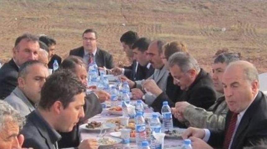 Ev Devletten, Yemek Muhtardan