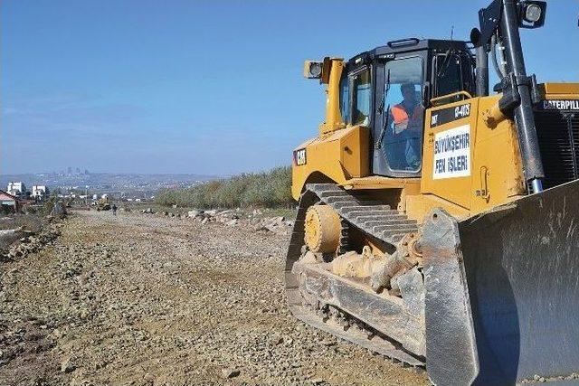 Büyükşehir’in, Açtığı Yol Bu Yıl İçinde Bin Kilometreye Dayandı