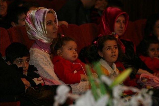 &Ccedil;ocuklar &ldquo;kalbimdeki Ben&rdquo; İsimli Oyunu &Ccedil;ok Sevdi 2