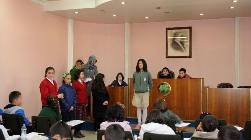 Mamak &Ccedil;ocuk Meclisi 10.d&ouml;neme Merhaba Diyor