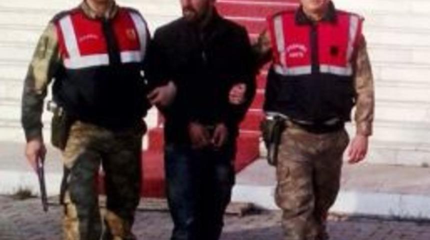 12 Aydır Saklandığı Ahırda Yakalandı