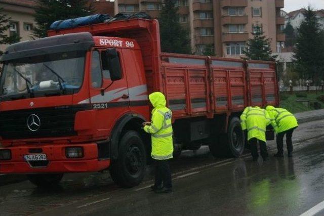 Kar Lastiği Uygulaması Yapıldı