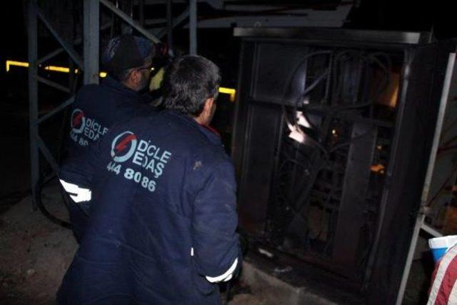 Nusaybin de trafo yandı, mahalle karanlıkta kaldı 3