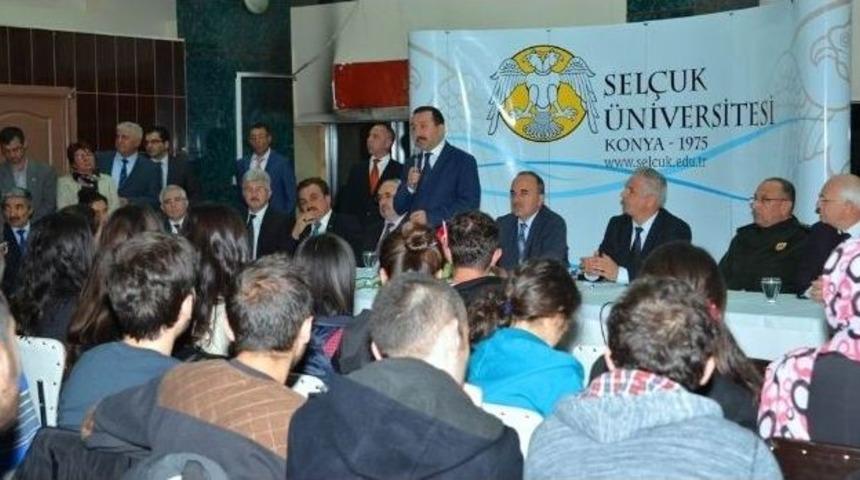 Sel&ccedil;uk&rsquo;ta &Ouml;ğrenciler, Şehrin Y&ouml;neticileri İle Buluştu