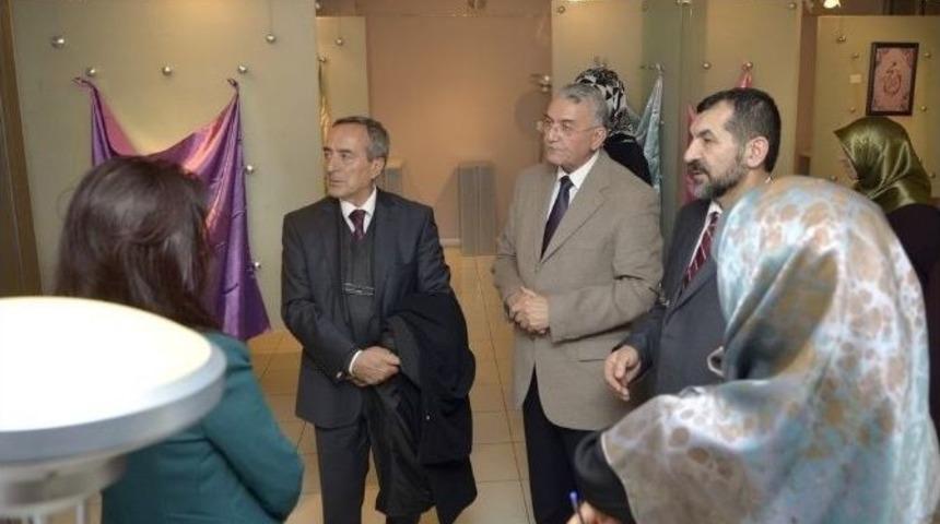 Esog&uuml;&rsquo;de &rsquo;suyun R&uuml;yası&rsquo; İsimli Ebru Sergisi