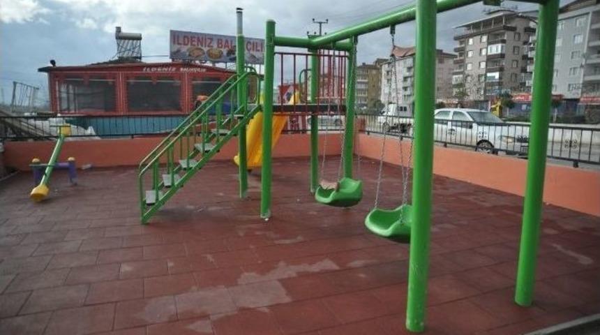Orhangazi Belediyesi &Ccedil;ocuk Parklarını Yeniliyor