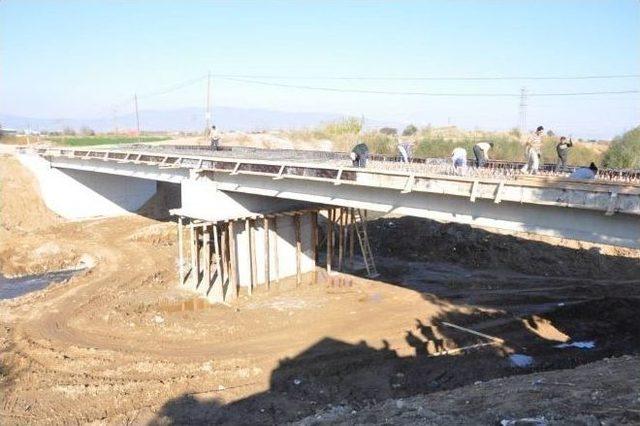 Kayda İnşaat Sahasında Köprü Çalışmalarını İnceledi