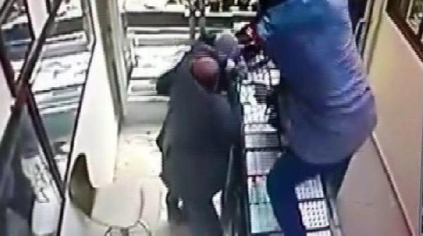 Diyarbakır'da kuyumcu soygununda dehşet anları