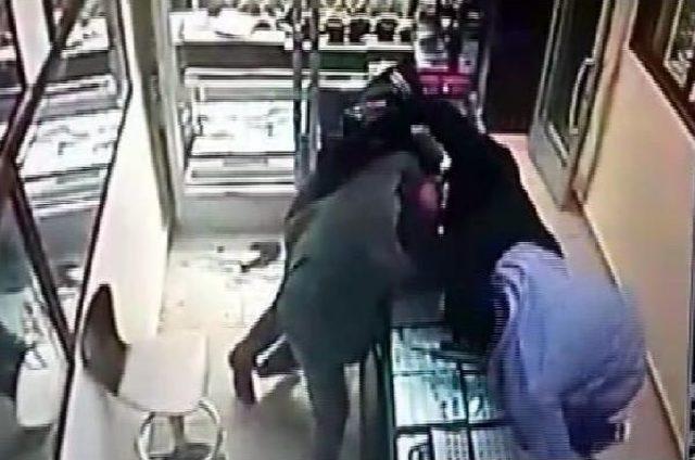 Diyarbakır da kuyumcu soygununda dehşet anları 1