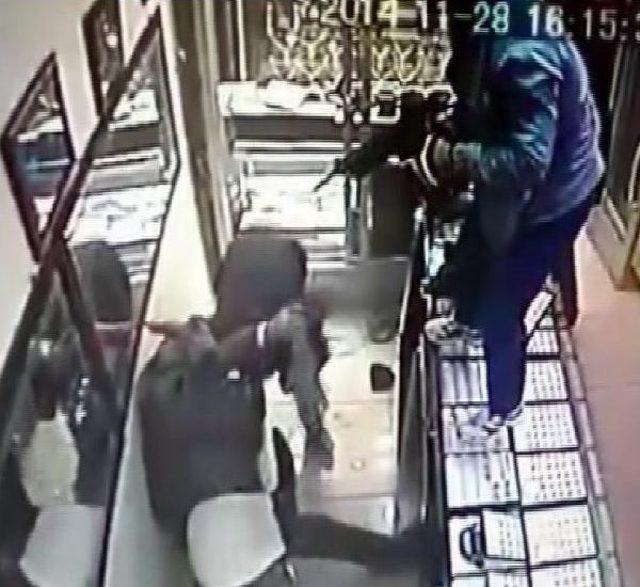 Diyarbakır da kuyumcu soygununda dehşet anları 3