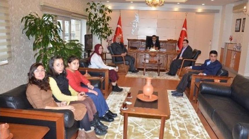 Zihinsel Engellilerden Vali D&uuml;zg&uuml;n&rsquo;e Ziyaret