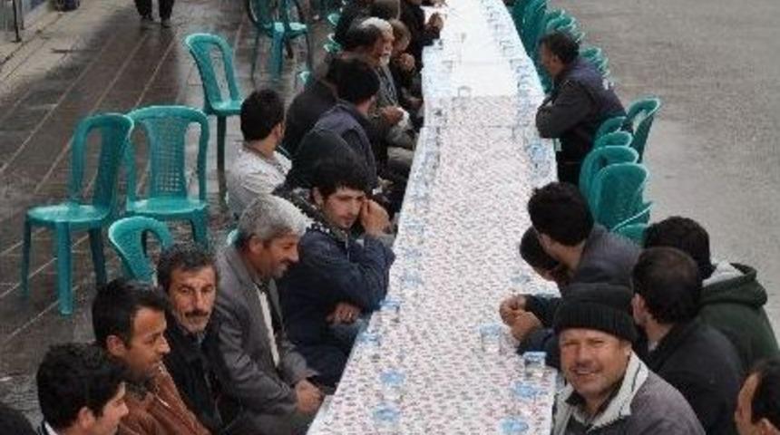 Cadde Esnafı Birlik-beraberlik Yemeğinde Buluştu