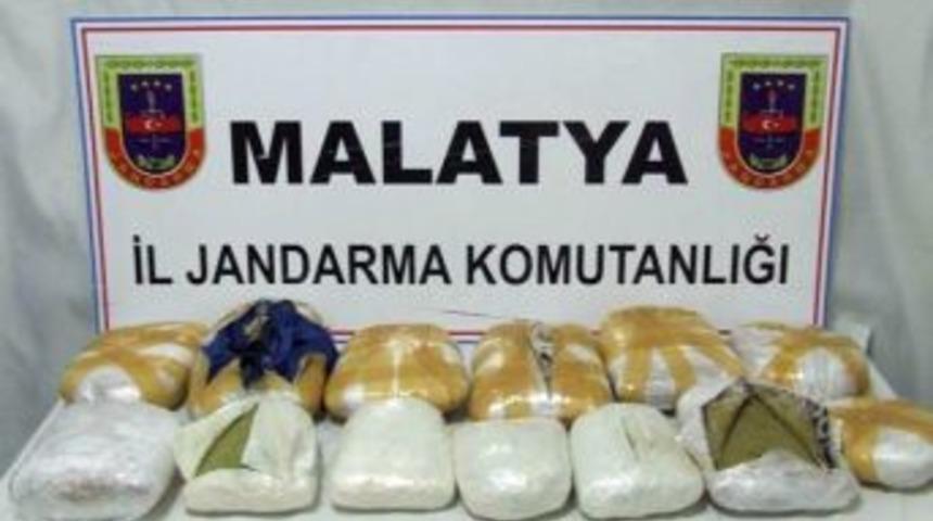 Otob&uuml;ste Esrar Ele Ge&ccedil;irildi